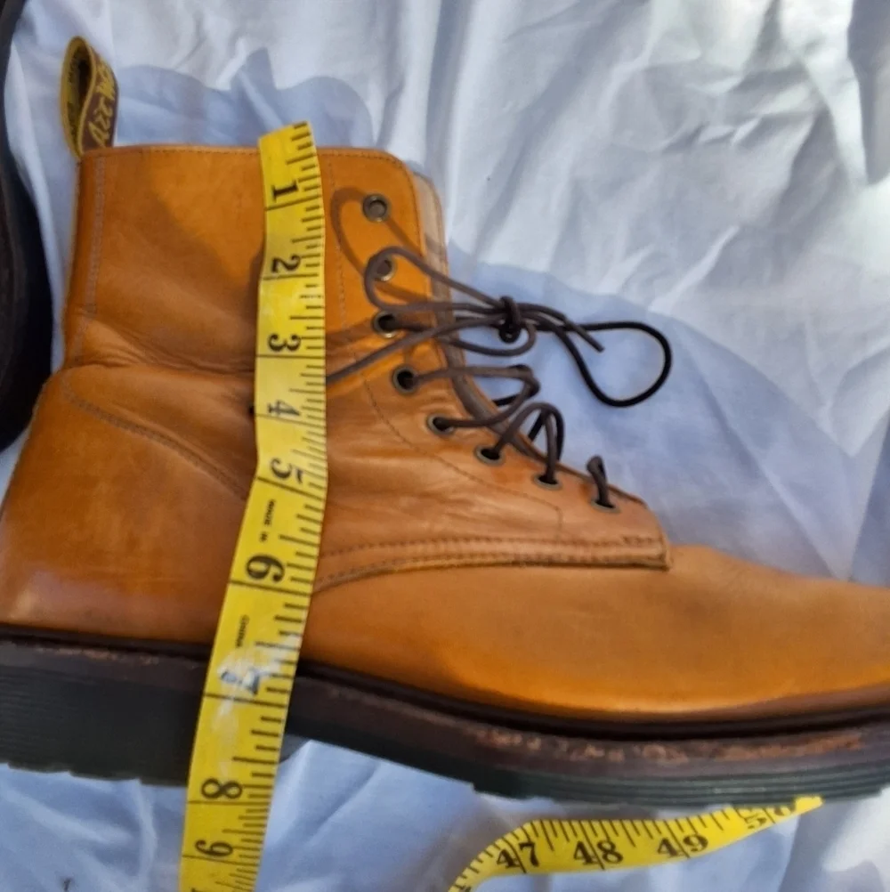 Dr. Martens Felicity Leather tie up boots M8/ W10